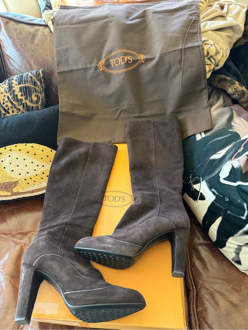 Tod's Dark Brownl Lulu Stivale Suede Mid-Calf Heeled Boots